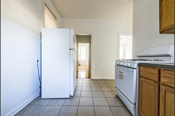 148 N La Crosse Ave Apartments | Austin, Chicago | Kitchen